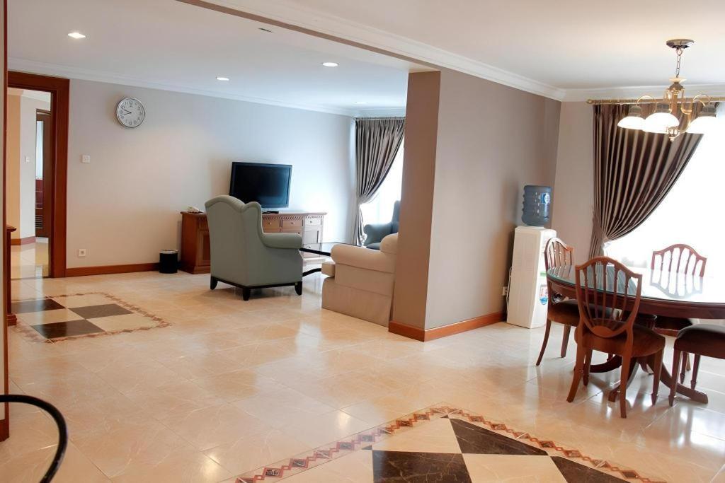 Blue Sky 4* Balikpapan (Borneo)